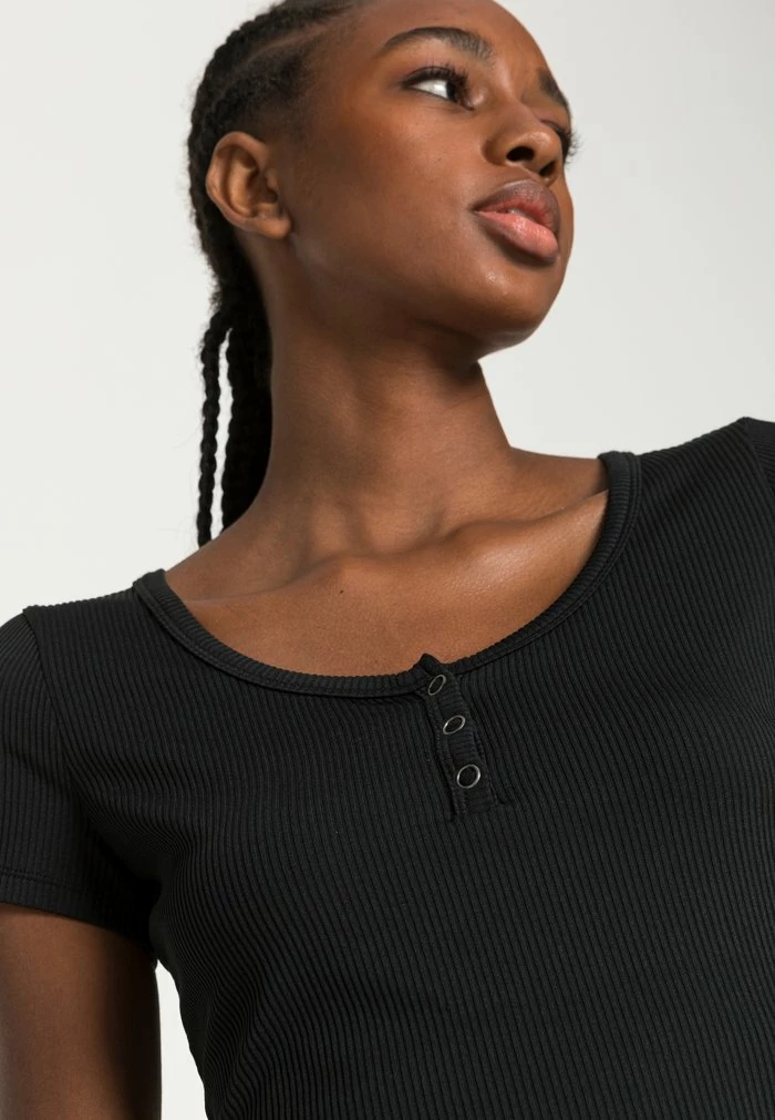 Top 10 🎉 Hollister Co. SEAMLESS SNAP HENLEY - Basic T-shirt - Casual Black 🎁 - Image 5