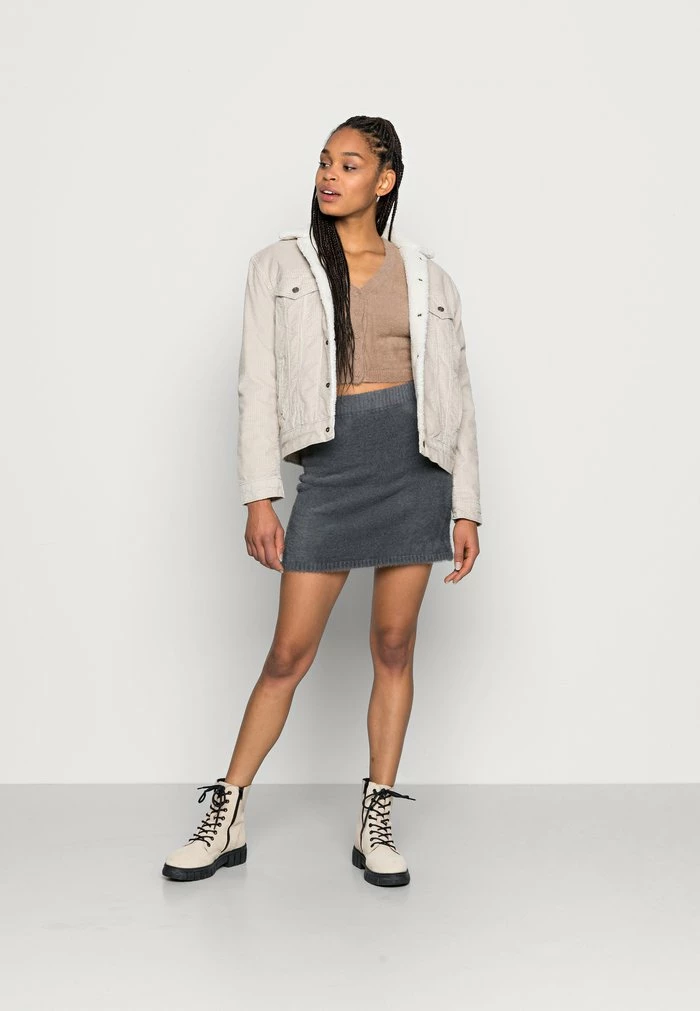 New ๐ Hollister Co. EYELASH SWEATER - Pencil ๐ Skirt - Magnet โ๏ธ - Image 2