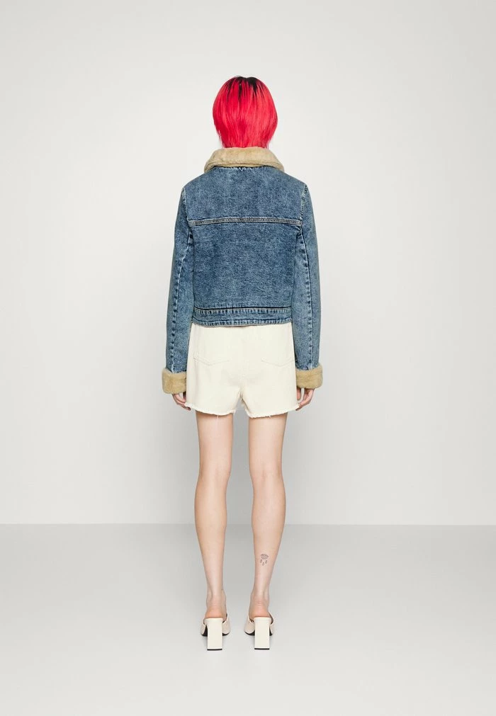 New 🌟 Hollister Co. CROP COZY BIKER - Denim Jacket - Medium Indigo 🤩 - Image 3