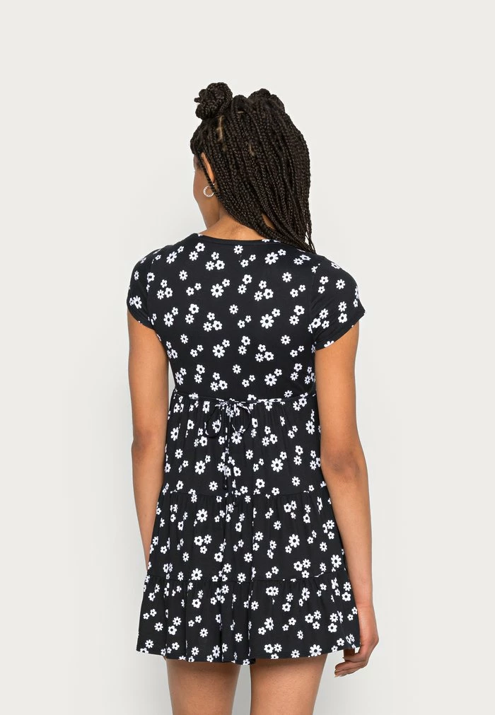 Brand new 👍 Hollister Co. TIERED SHORT 👗 DRESS - Day 👗 DRESS - Black/white Floral ❤️ - Image 3