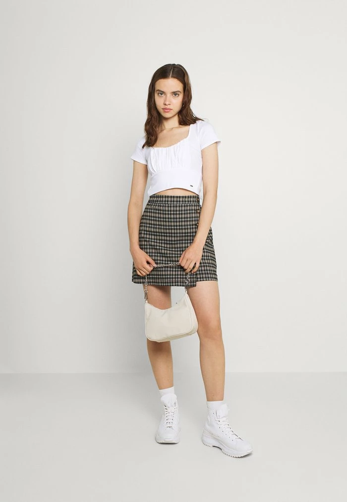 Hot Sale ๐ฅ Hollister Co. CROP RUCHED BUST BACK TIE - Print T-shirt - White ๐ - Image 2