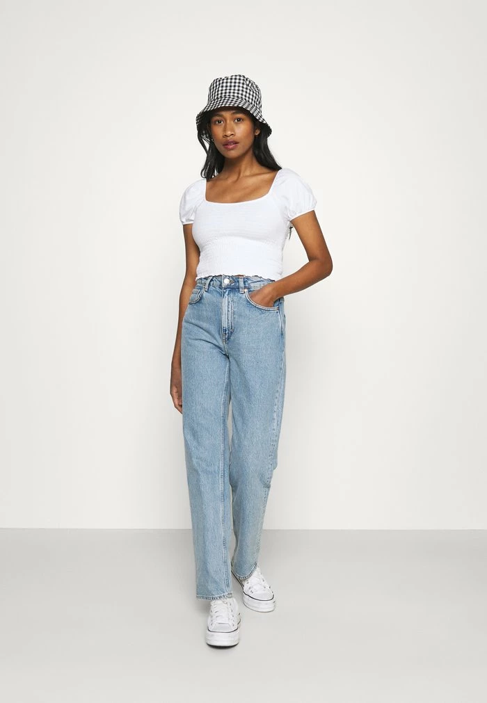 Outlet โ Hollister Co. CAP SLEEVE SMOCK - Print T-shirt - White ๐ - Image 2