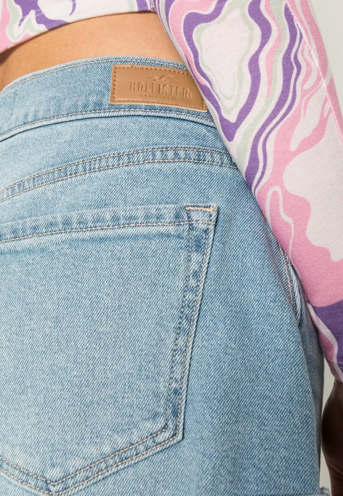 Best reviews of 🥰 Hollister Co. BAGGY MEDIUM CLEAN DOUBLE ROLL - Denim Shorts - Med Clean 🎉 - Image 5