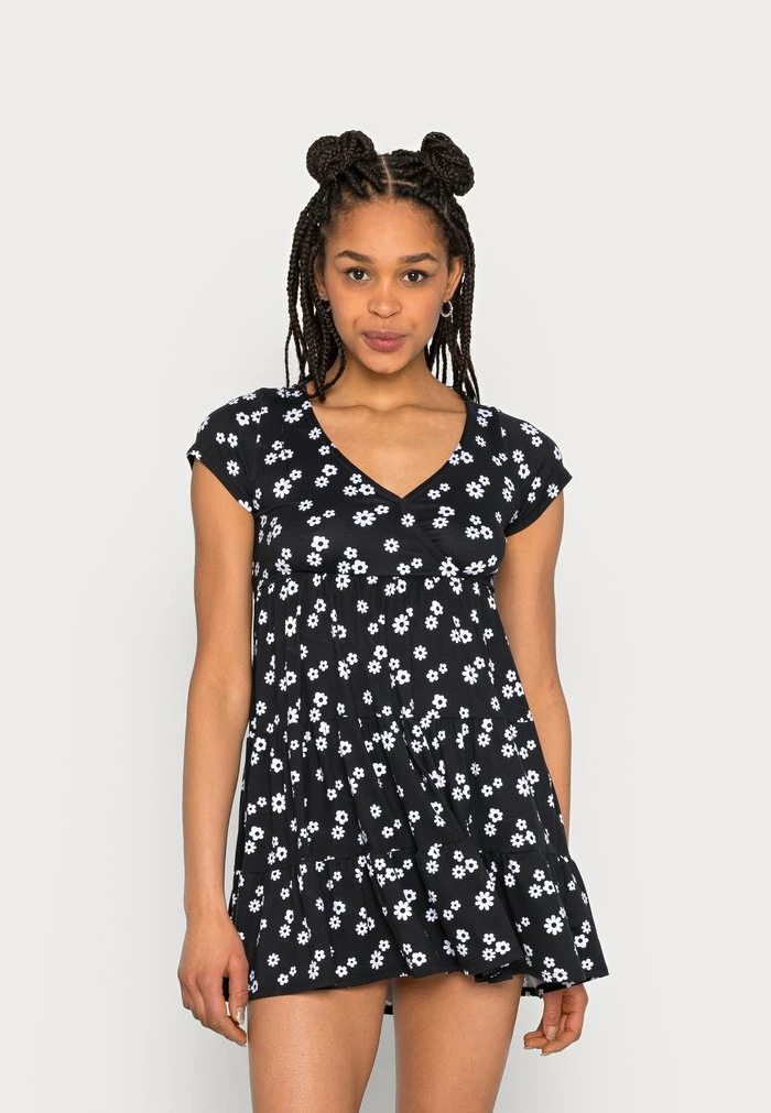 Brand new 👍 Hollister Co. TIERED SHORT 👗 DRESS - Day 👗 DRESS - Black/white Floral ❤️