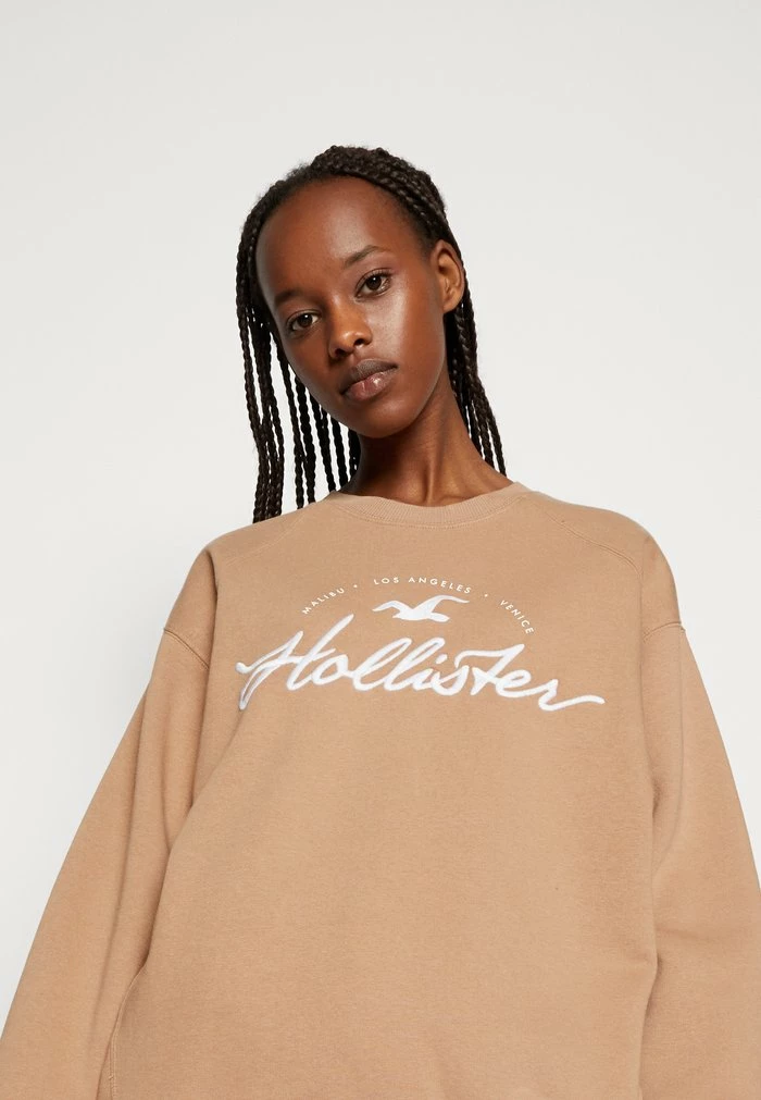 Coupon ๐ Hollister Co. OVERSIZED CREW SCRIPT LOGO - Sweatshirt - Beige โค๏ธ - Image 4