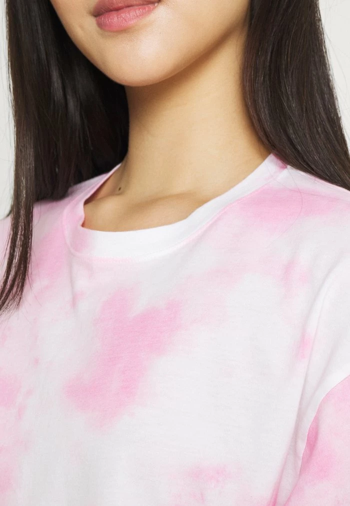 Wholesale ๐งจ Hollister Co. CROP DAD TEE - Print T-shirt - Pink ๐ - Image 6