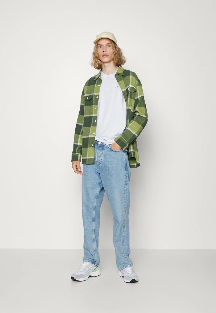 Promo ๐งจ Hollister Co. CREWNECK 3 PACK - Basic T-shirt - Whtie/tan/black ๐