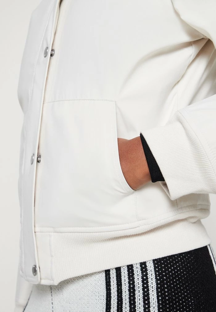 Deals 🔥 Hollister Co. Winter Jacket - Birch Cream 🔥 - Image 7