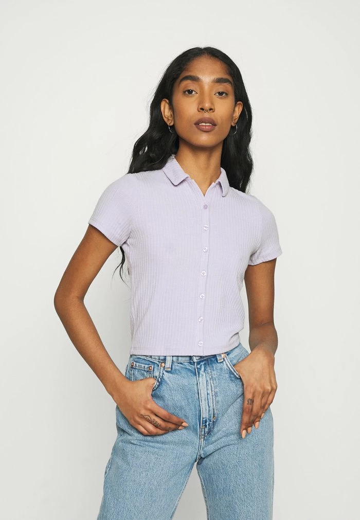 New ๐ Hollister Co. Print T-shirt - Purple ๐ฅฐ