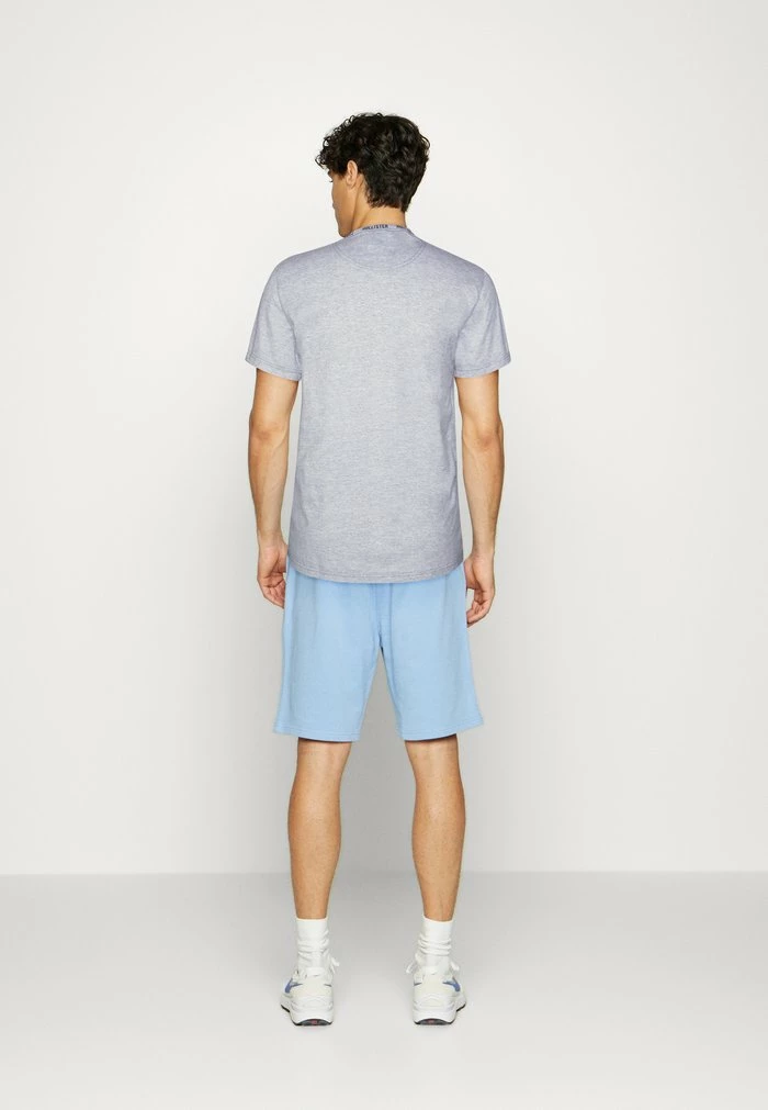 Cheapest ๐ฅฐ Hollister Co. TAPES BLOCKING - Print T-shirt - Grey ๐ - Image 3