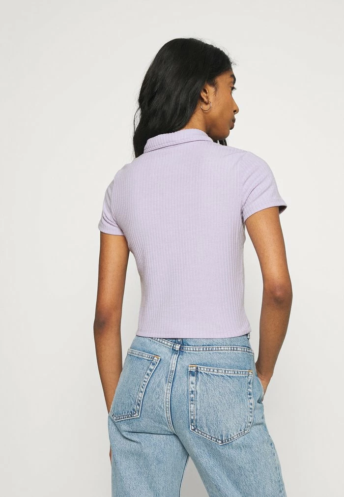 New ๐ Hollister Co. Print T-shirt - Purple ๐ฅฐ - Image 3