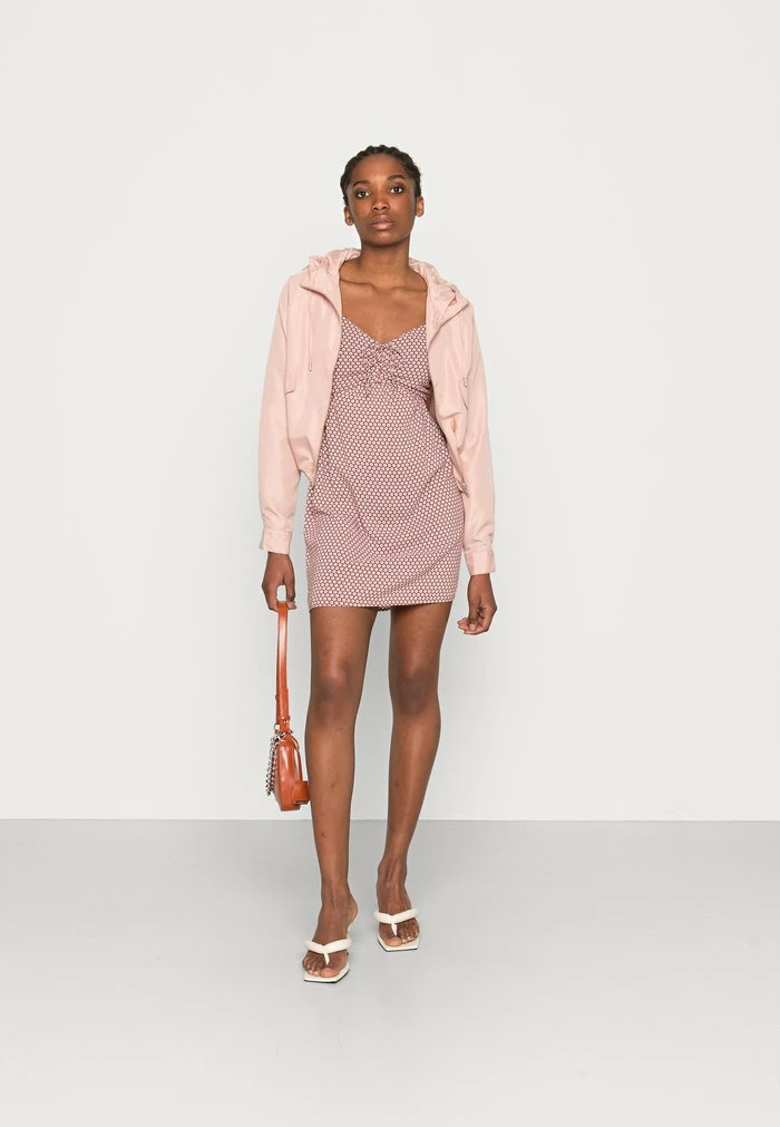 Discount ๐คฉ Hollister Co. WOVEN SIDE CUTOUT ๐ DRESS - Day ๐ DRESS - Brown ๐ - Image 2