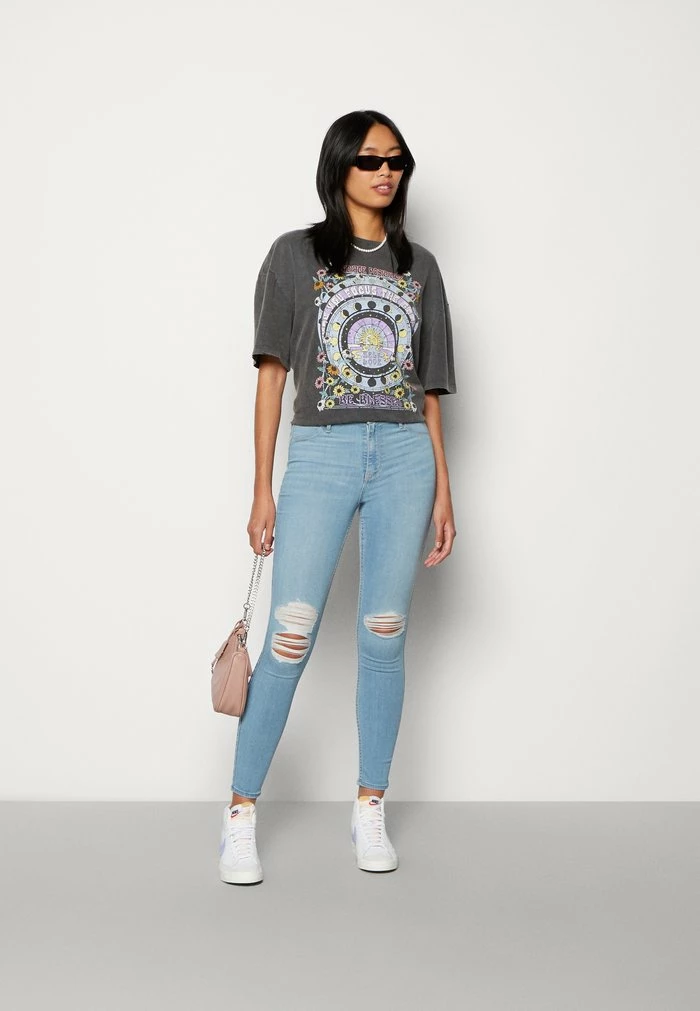 Brand new โจ Hollister Co. MED DESTROY - Jeggings - Light Blue ๐ - Image 2