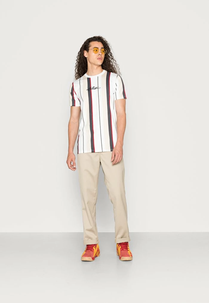 New โค๏ธ Hollister Co. STORE STRIPES CREW - Print T-shirt - White ๐ - Image 2