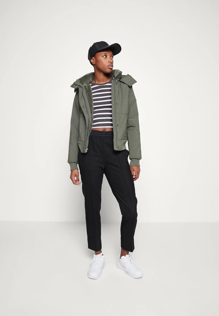 Best deal โค๏ธ Hollister Co. Winter Jacket - Beetle Green ๐คฉ - Image 2