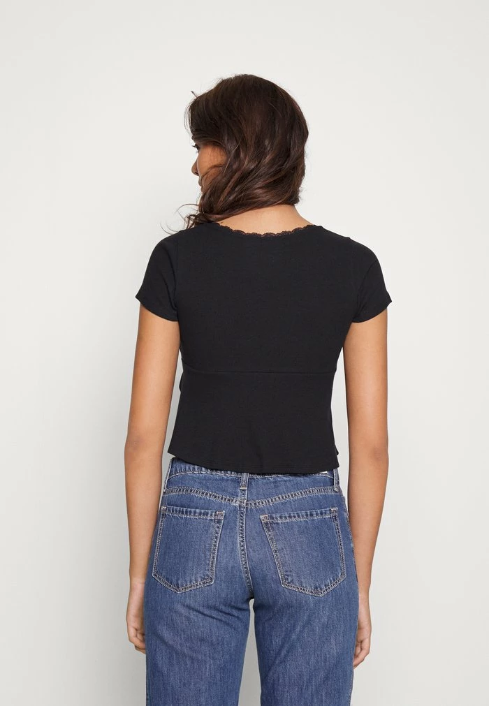 Brand new ๐ Hollister Co. PEPLUM - Print T-shirt - Casual Black ๐ - Image 3