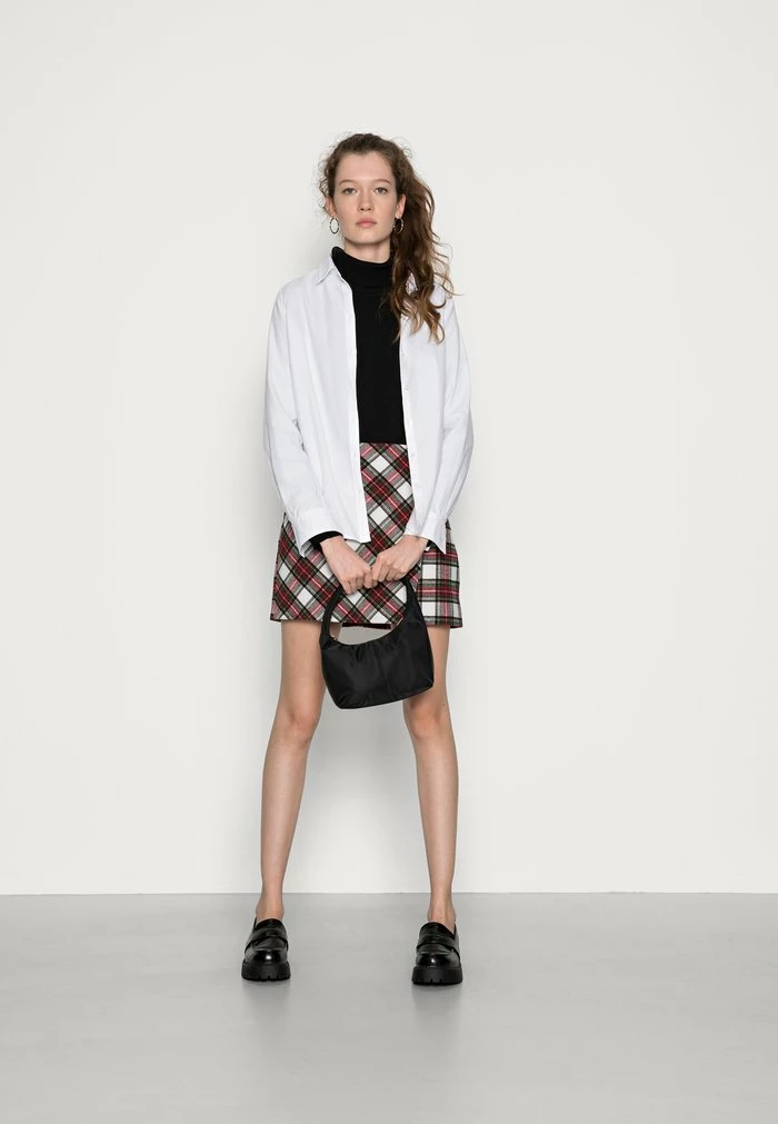 Best deal ๐ Hollister Co. PLAID STRUCTURED ๐ SKIRT - Mini ๐ SKIRT - White/red Plaid ๐ - Image 2
