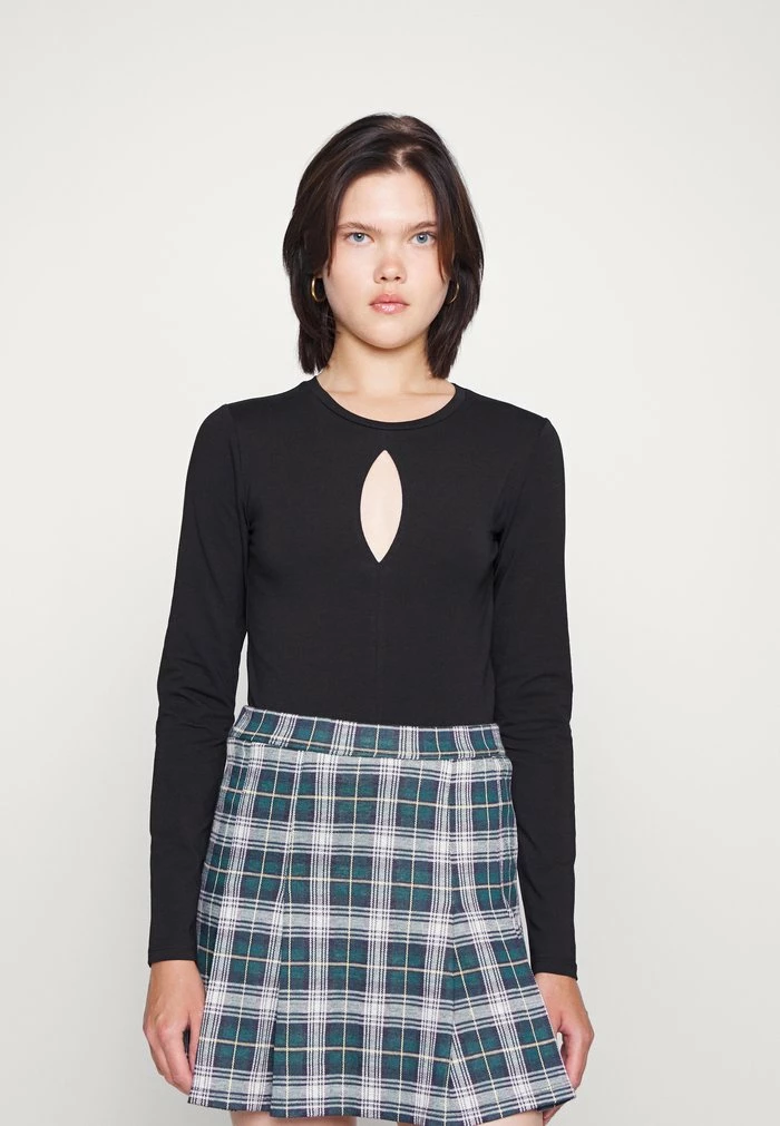 Brand new ๐ Hollister Co. CUTOUTS 2PACK - Long Sleeved Top - Black/jester Red ๐