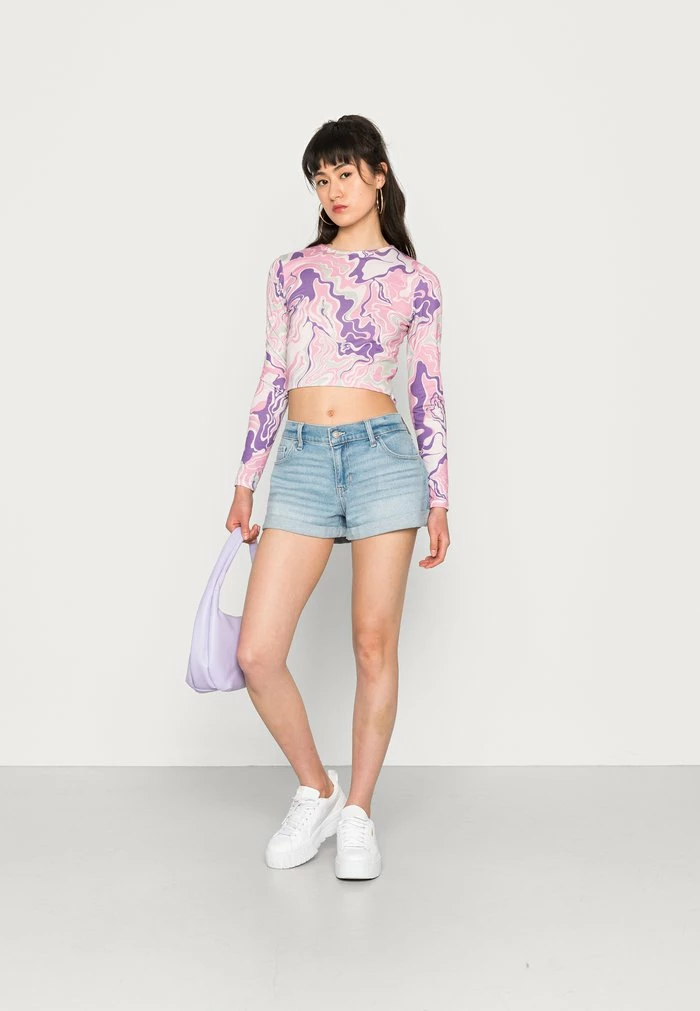 Best reviews of 🥰 Hollister Co. BAGGY MEDIUM CLEAN DOUBLE ROLL - Denim Shorts - Med Clean 🎉 - Image 2