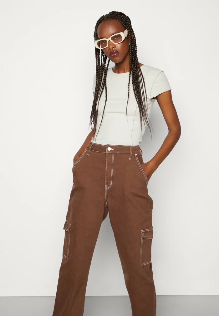 Buy ๐ Hollister Co. CARGO DAD ULTRA HIGH RISE - Relaxed Fit ๐ Jeans - Brown โญ - Image 4