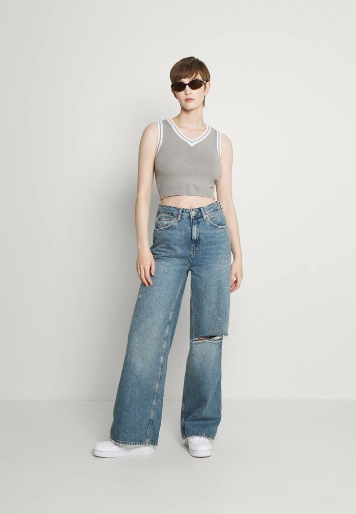 Hot Sale โ๏ธ Hollister Co. Jumper - Light Grey White Tipping ๐งจ - Image 2