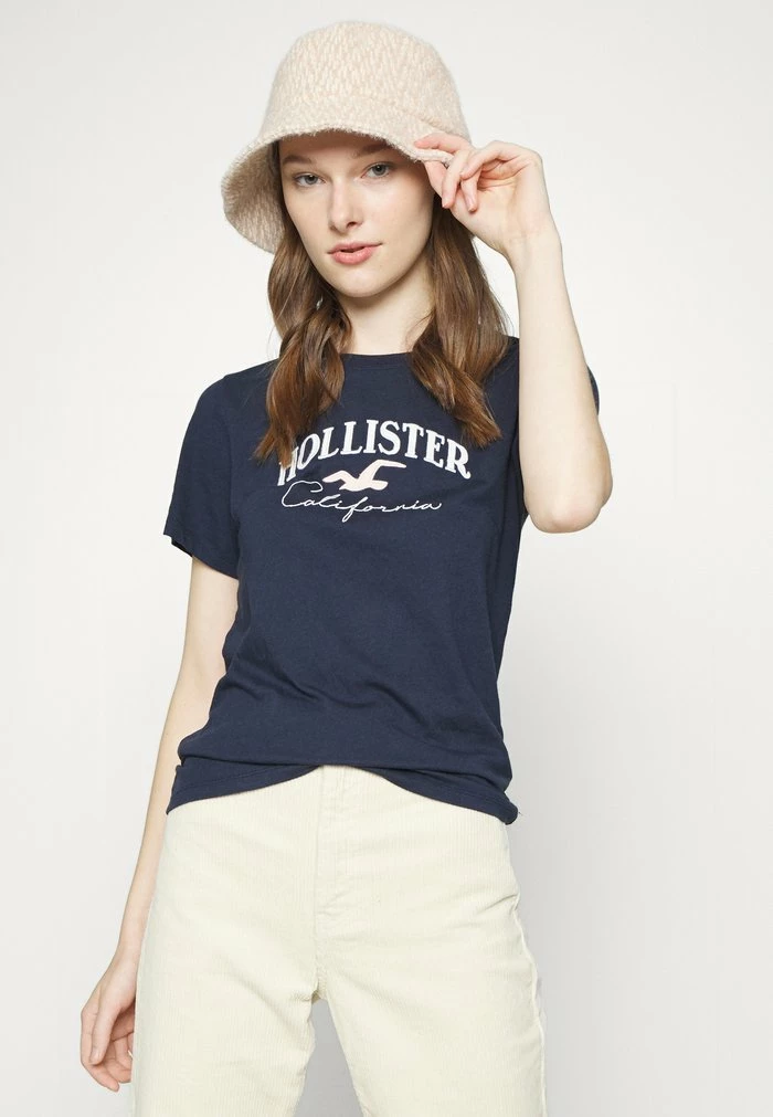 Brand new 🎉 Hollister Co. Print T-shirt - Navy 💯 - Image 4