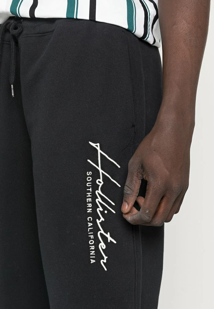 Cheap 🔥 Hollister Co. TONAL TECH LOGO - Tracksuit Bottoms - Black 😉 - Image 5