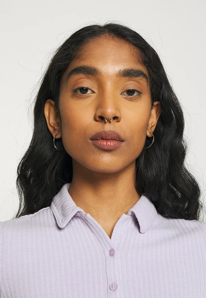 New ๐ Hollister Co. Print T-shirt - Purple ๐ฅฐ - Image 4