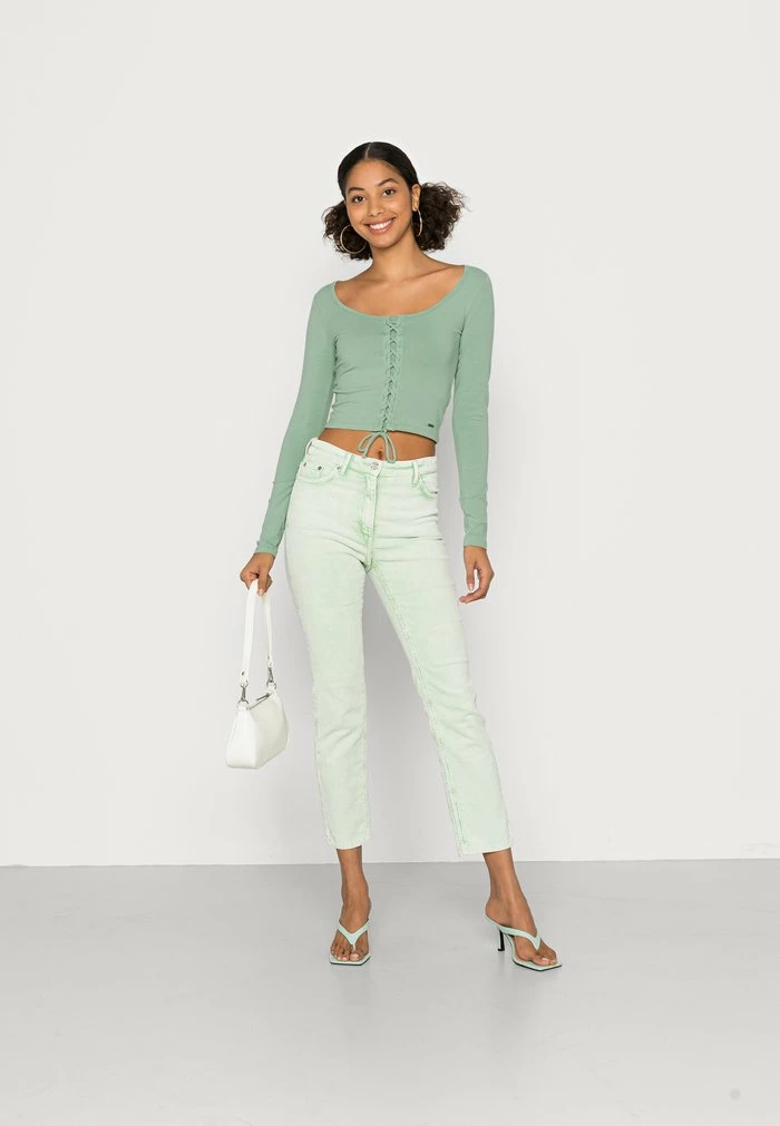 Budget ❤️ Hollister Co. Long Sleeved Top - Green Bay 🌟 - Image 2